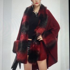 Venus faux fur purple and black cape